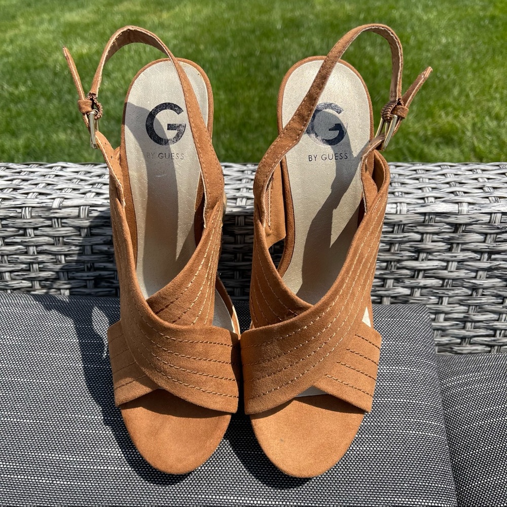 🛑 GUESS Wedge Suede Heels size 9